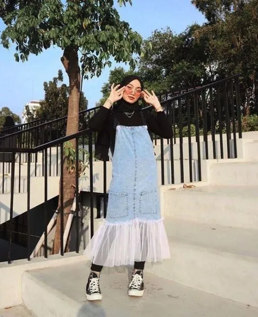 9 Nominasi Dress Hijab Paling Unik Tapi Lucu Buat Dipakai ke Berbagai Acara 17