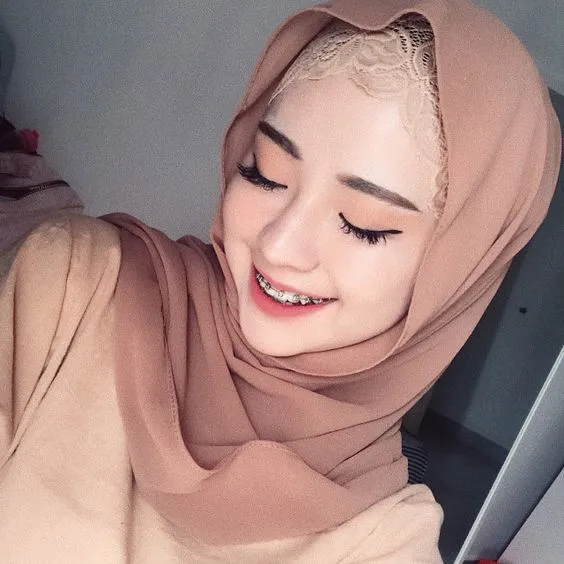 4 Contoh Makeup yang Lagi Hits Buat Selfie Pas di Rumah Aja. Yuk, Bikin! 6