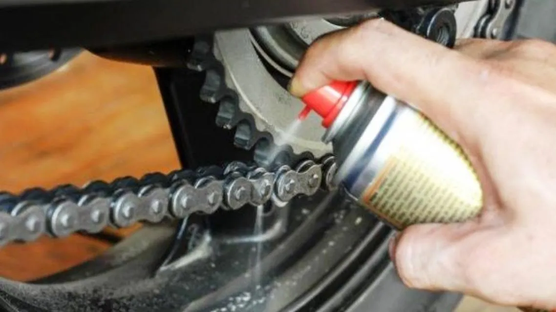 Tips Cuci Motor Sendiri yang Benar & Bikin Kinclong 14