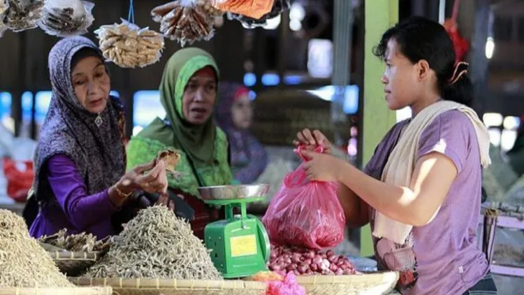 4 Hal yang Sangat Diperhitungkan oleh Ibu-Ibu Ketika Sedang Belanja. Ternyata Gini Banget, Ya? :(