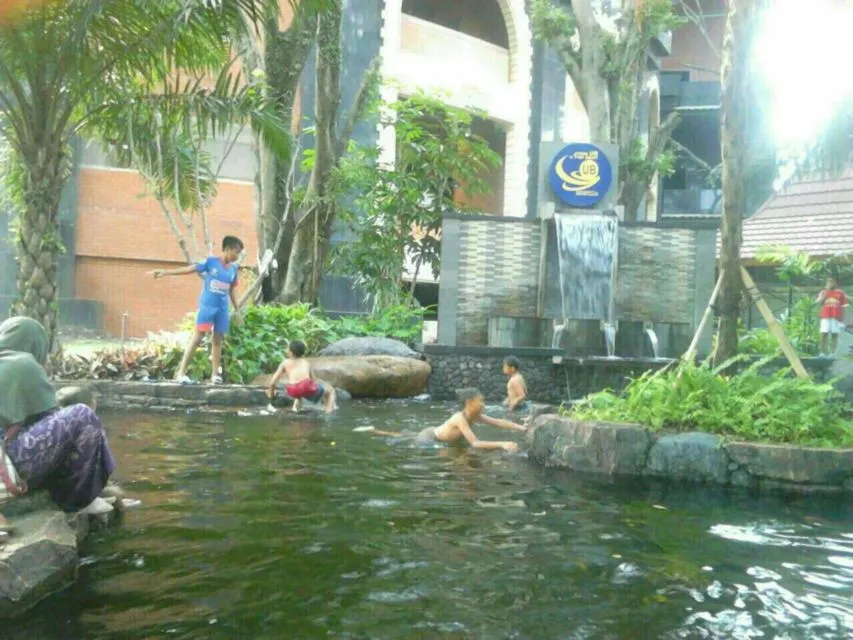 Dari Sekolah Sampai Kamar Kos, Begini Penampakannya Setelah Lama Ditinggalkan. Efek Pandemi :( 21