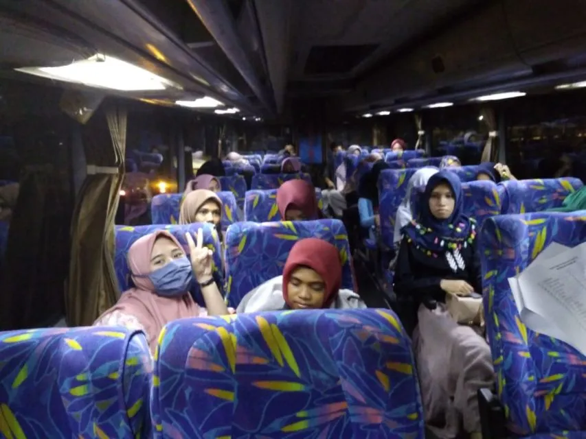 Inilah 4 Tipe Anak Sekolahan Dilihat dari Posisi Duduknya di Bus Saat Perjalanan Study Tour 7