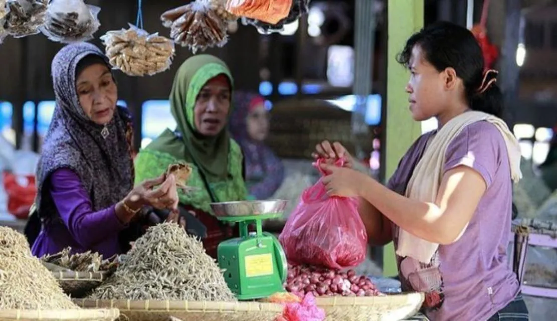 4 Hal yang Sangat Diperhitungkan oleh Ibu-Ibu Ketika Sedang Belanja. Ternyata Gini Banget, Ya? :( 8