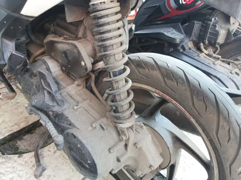 Tips Cuci Motor Sendiri yang Benar & Bikin Kinclong 9