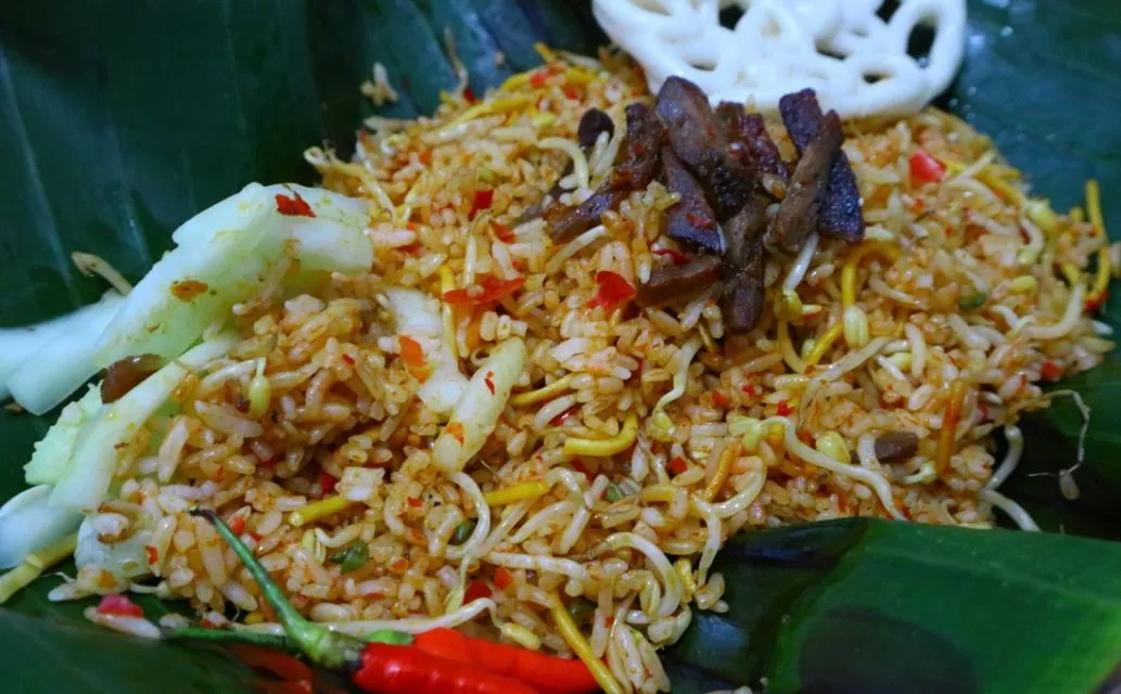 8 Resep Nasi Goreng ala Tek Tek Sampai Solaria yang Nggak Mustahil Dimasak Sendiri di Dapurmu 10