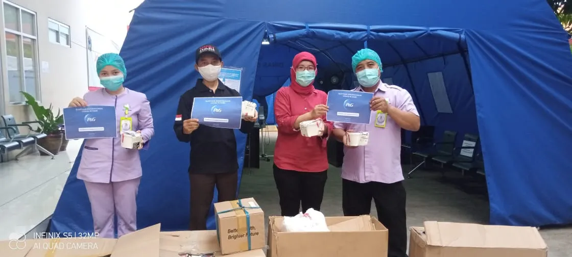 Kumpulkan Dana Secara Sukarela, Karyawan P&G Salurkan Donasi Rp200 Juta untuk Dukung Tenaga Medis 3