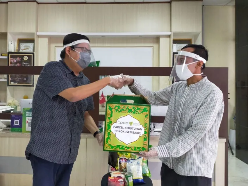 OPPO Serahkan Donasi Terakhir Kampanye #SejernihDepanMata kepada Dompet Dhuafa untuk Masyarakat Terdampak Pandemi 3