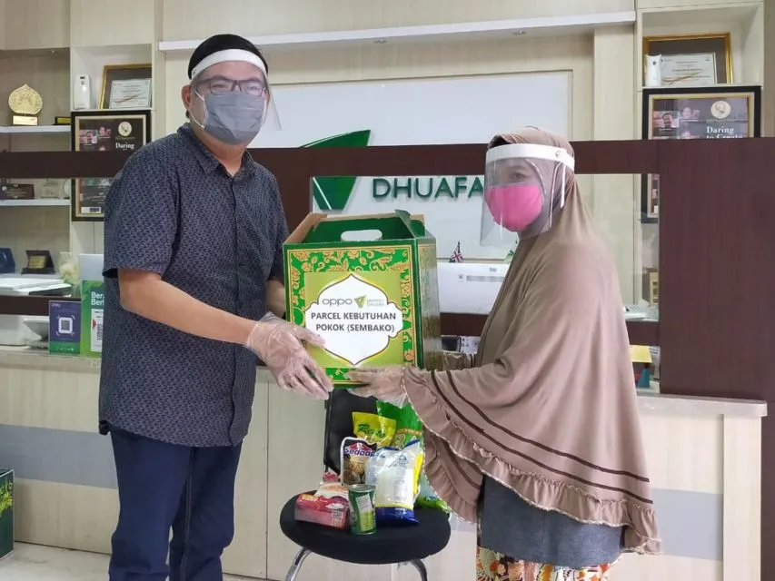 OPPO Serahkan Donasi Terakhir Kampanye #SejernihDepanMata kepada Dompet Dhuafa untuk Masyarakat Terdampak Pandemi 4