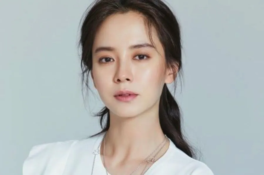Alasan Song Ji Hyo Lebih Memilih Single Hingga Usia 40 Tahun. Kata Siapa Syarat Bahagia itu Nikah? 7