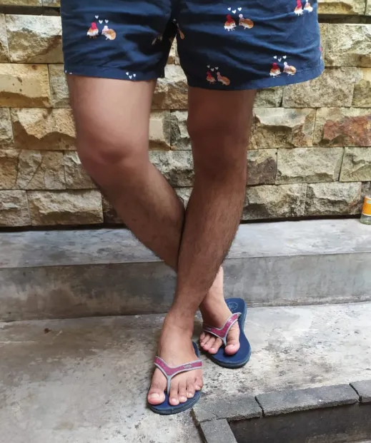 10 Posisi Kaki Saat Foto yang Pernah Ngetren pada Zaman Alay. Nyesel Nggak sih Sempat Begini? :( 18