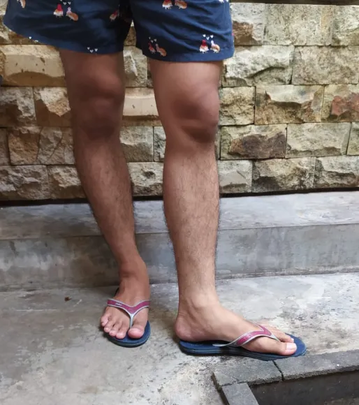 10 Posisi Kaki Saat Foto yang Pernah Ngetren pada Zaman Alay. Nyesel Nggak sih Sempat Begini? :( 19