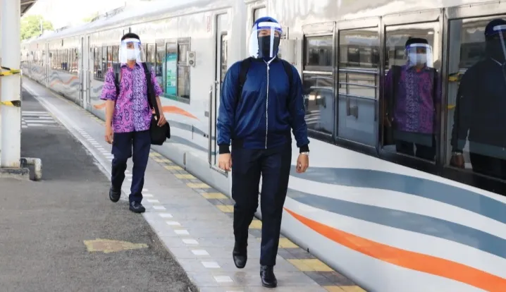 New Normal, Kereta Api Mulai Beroperasi Hari Ini. Berikut Ini Dokumen yang Harus Kamu Siapkan! 4