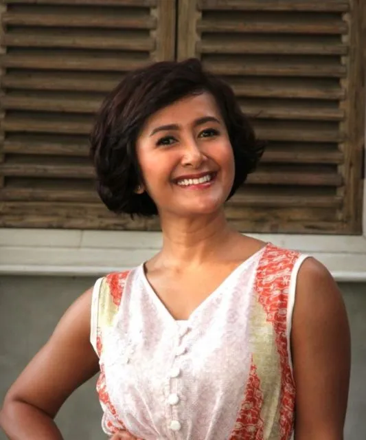 Perbandingan Gaya 9 Istri Aktor Indonesia yang Sama-Sama Sederhana. Cantik Natural! 13