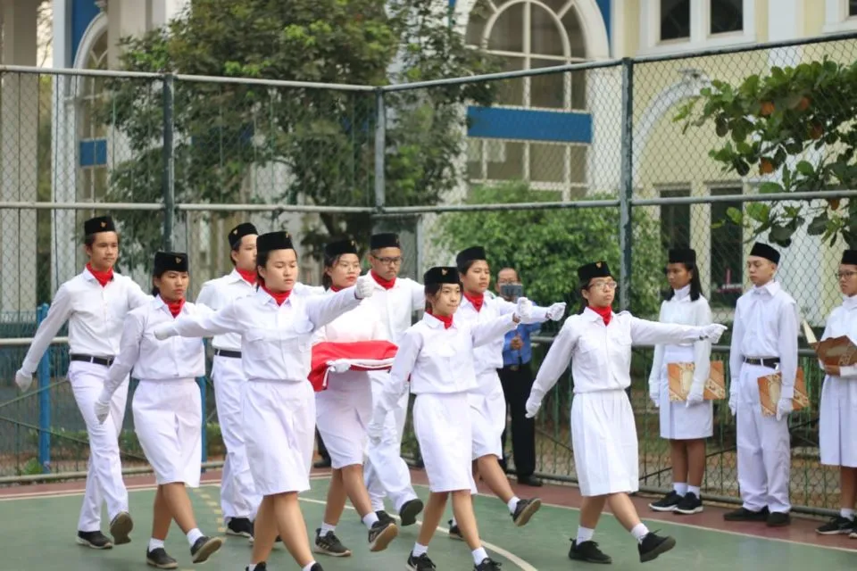 Nostalgia Jadi Petugas Upacara Rutin Setiap Senin Saat Sekolah Dulu. Anak Rajin Pasti Relate nih~ 10