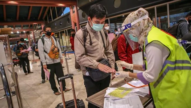 Syarat Dokumen yang Harus Disiapkan untuk Naik Pesawat di Masa PSBB. Ternyata Ribet Banget ya! 4
