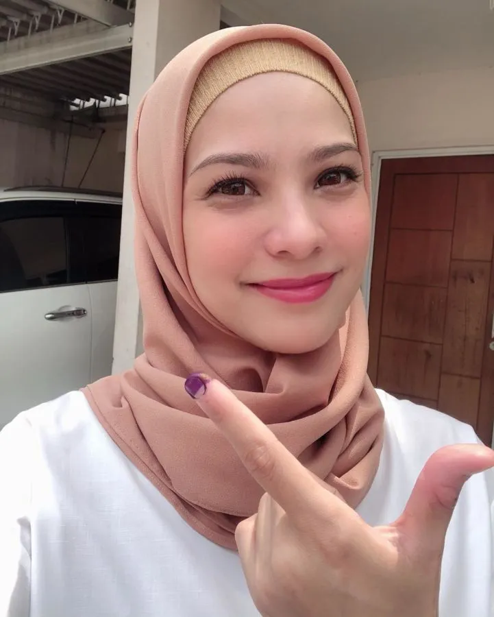 10 Artis yang Menunggu Lama hingga Punya Anak. Penantian Akhirnya Terbayarkan 15