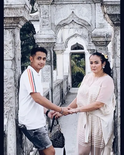 10 Artis Cowok yang Punya Istri Lebih Tua. Pernikahannya Tetap Bahagia! 20