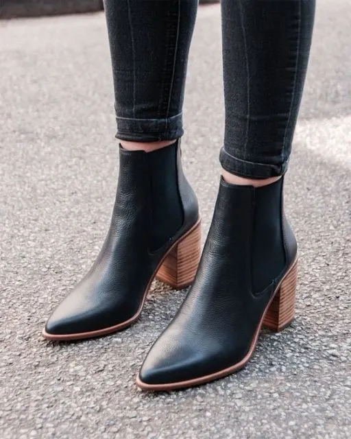 Pantofel Udah Nggak Zaman, Ini 5 Sepatu Formal yang Cocok Buat Para Cewek! 6
