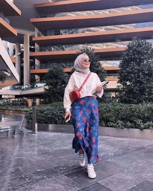 9 Motif Rok Hijabers Terkece yang Lagi Hits di Instagram. Cocok Buat yang Suka Tampil Unik! 16