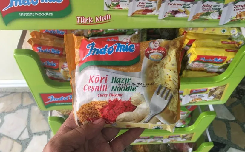 Ada Dua Versi Bumbu Indomie Goreng di Indonesia. Yang Dijual di Jawa & Luar Jawa Ternyata Beda! 7