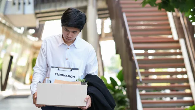 4 Hal yang Perlu Kamu Tahu Tentang Penahanan Ijazah Saat Bekerja. Kebijakan yang Menyeramkan? 5