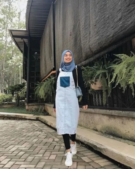 9 Nominasi Dress Hijab Paling Unik Tapi Lucu Buat Dipakai ke Berbagai Acara 16