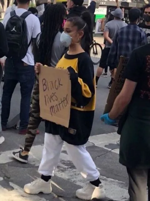 Dukung Gerakan #BlackLivesMatter, ini 10 Artis Hollywood yang Turut Aksi dan Turun ke Jalan 12