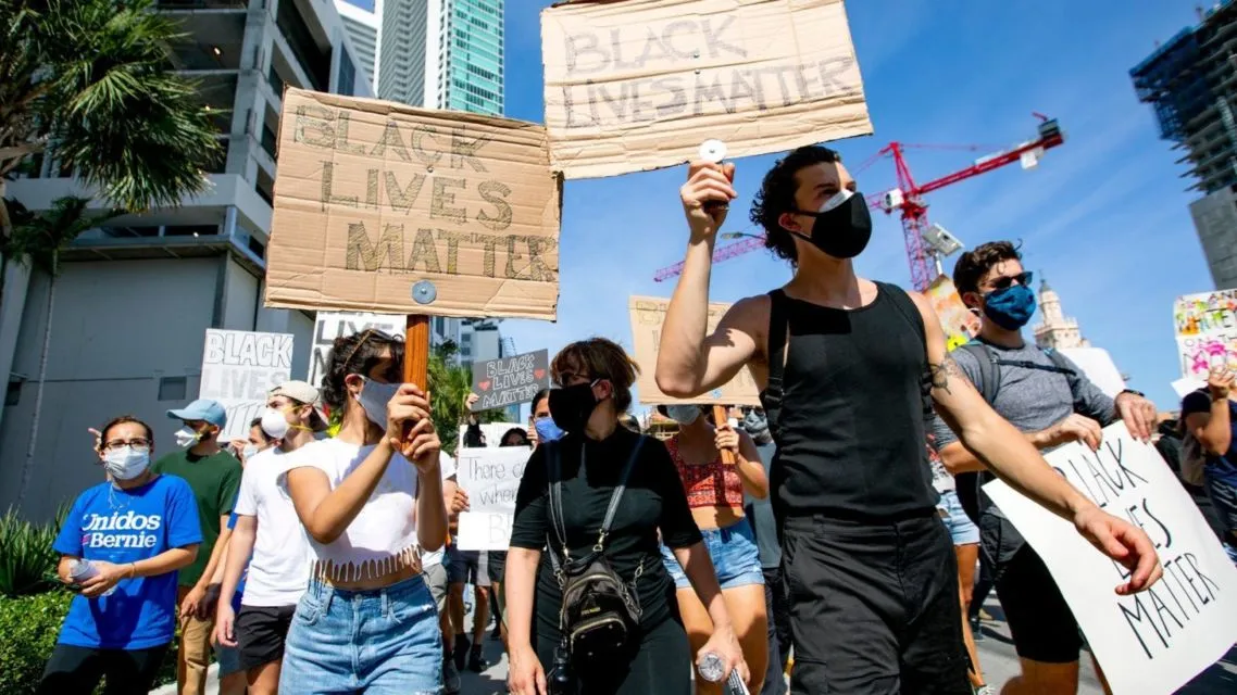 Dukung Gerakan #BlackLivesMatter, ini 10 Artis Hollywood yang Turut Aksi dan Turun ke Jalan 14