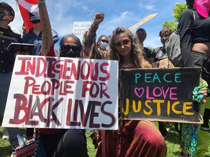 Dukung Gerakan #BlackLivesMatter, ini 10 Artis Hollywood yang Turut Aksi dan Turun ke Jalan 17