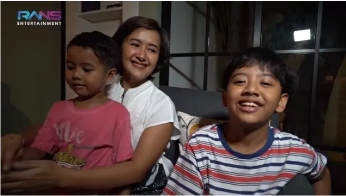Terpisahkan Karena Sedang Direhabilitasi, Anak Dwi Sasono Menulis Surat Ungkapkan Cinta dan Kerinduan 6