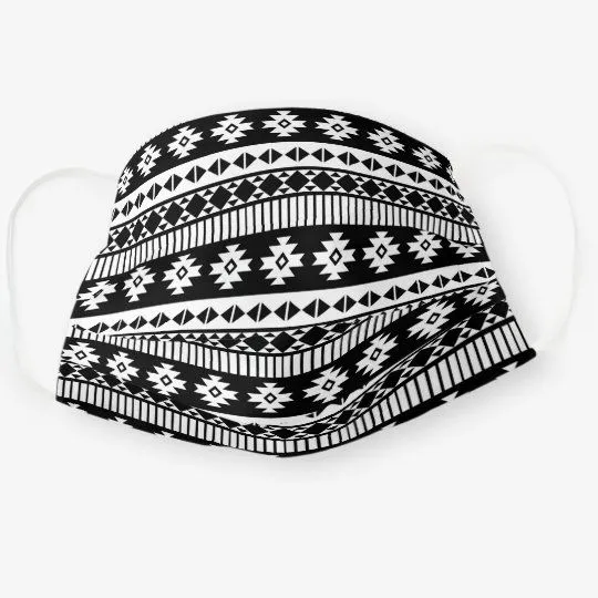 9 Motif Masker Bertema Hitam-Putih yang Cocok Buatmu Penyuka Gaya Simpel. Lucu! 17