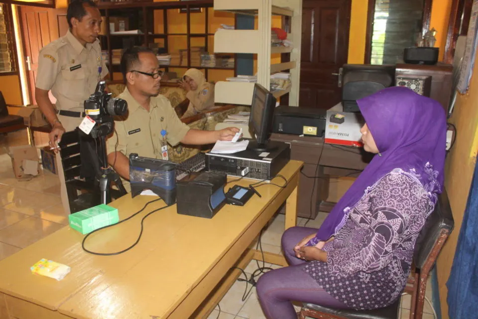 Rasanya Jadi Orang Indonesia yang Punya Foto Jelek di KTP. Mana Seumur Hidup Lagi :( 6