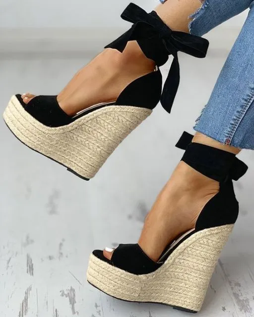 5 Jenis Sepatu yang Harus Dihindari Cewek Bertubuh Mungil. Jangan Sampai Salah! 9