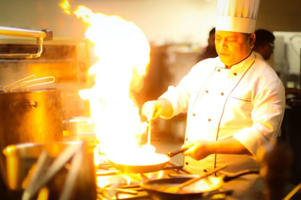 5 Makna Dibalik Topi Koki. Ternyata Semakin Banyak Lipatannya, Semakin Banyak Pengalaman! 9