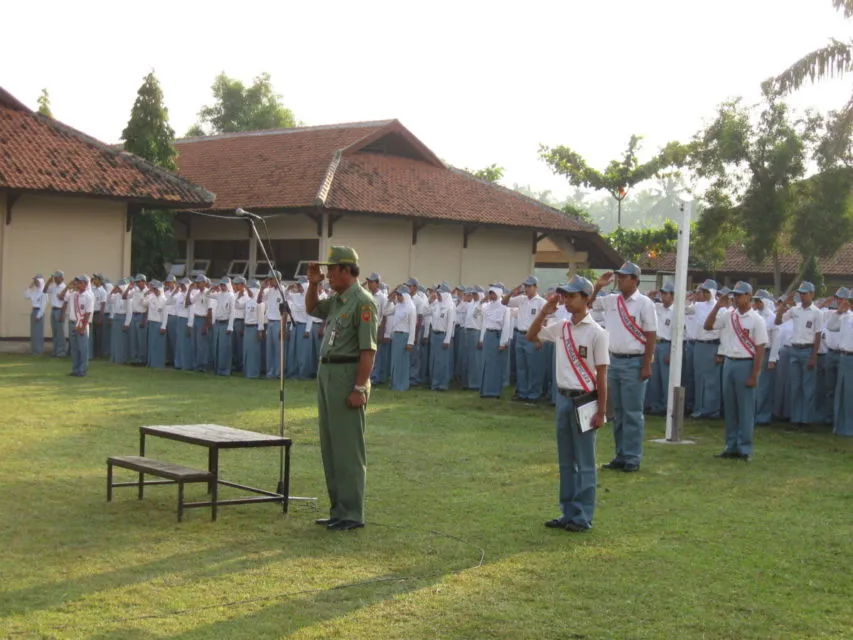 Nostalgia Jadi Petugas Upacara Rutin Setiap Senin Saat Sekolah Dulu. Anak Rajin Pasti Relate nih~ 6