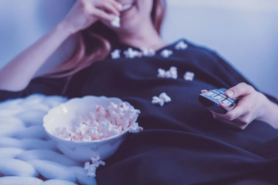 6 Kegiatan Asyik Nge-date yang Bisa Tetap Kamu Lakukan Bareng Pacar. Yup, dari Rumah Masing-masing 7
