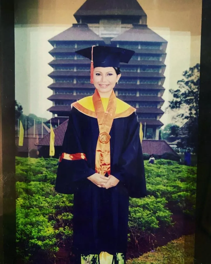 Merayakan Kelulusan, ini 4 Artis yang Membagikan Momen Wisuda Dalam Rangka Menyemangati Angkatan 2020. 8