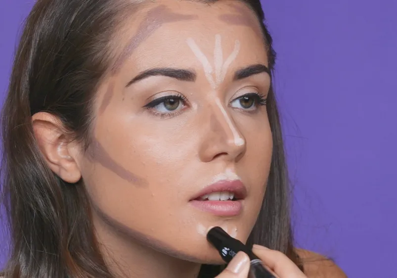 Meski Sedang Tren, Ini 5 Produk Makeup yang Harus Dihindari Biar Kamu Nggak Terlihat Tua! 8