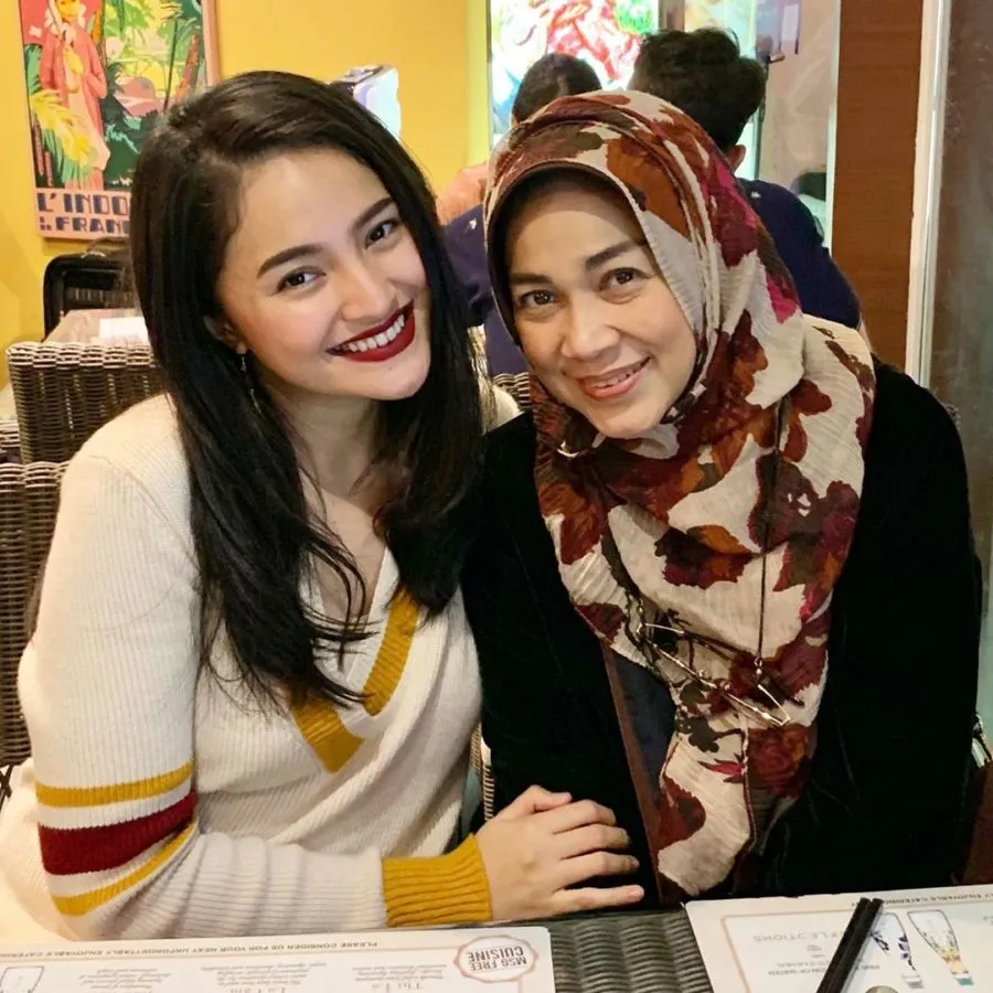 Pernah Terlibat Konflik di Masa Lalu, Marshanda Tulis Surat untuk sang Ibu. Manis dan Bikin Haru! 6