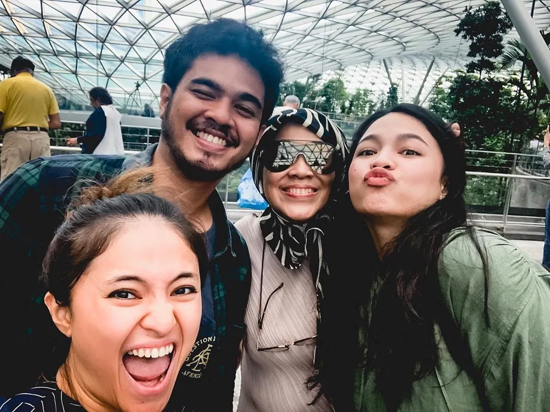 Pernah Terlibat Konflik di Masa Lalu, Marshanda Tulis Surat untuk sang Ibu. Manis dan Bikin Haru! 5