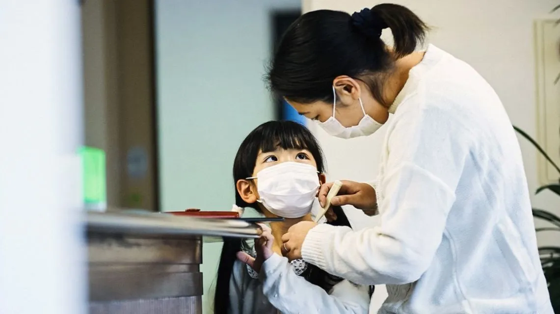 A-Z Penggunaan Masker pada Anak. Ini Ketentuan dan Cara Agar si Kecil Betah Pakainya! 5