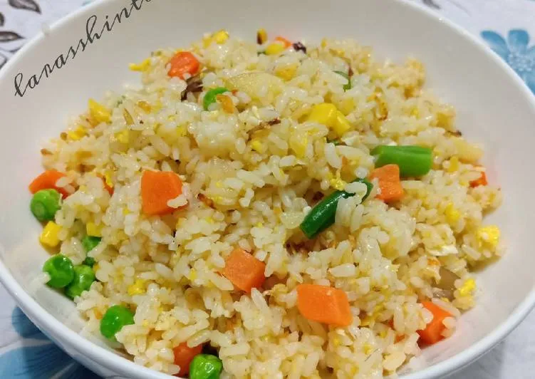 8 Resep Nasi Goreng ala Tek Tek Sampai Solaria yang Nggak Mustahil Dimasak Sendiri di Dapurmu 11