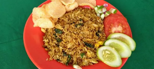 8 Resep Nasi Goreng ala Tek Tek Sampai Solaria yang Nggak Mustahil Dimasak Sendiri di Dapurmu 12