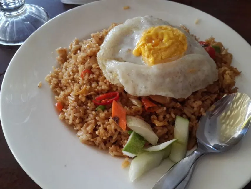 8 Resep Nasi Goreng ala Tek Tek Sampai Solaria yang Nggak Mustahil Dimasak Sendiri di Dapurmu 15