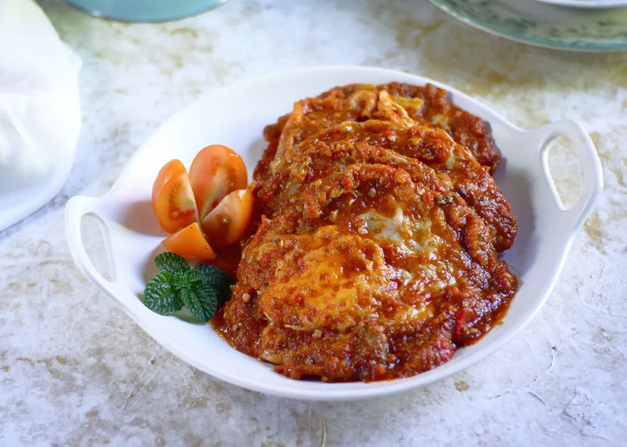 8 Resep Telur Ceplok yang Nggak Cuma Polosan Doang. Bumbunya Lezat, Selera Makan Meningkat! 9