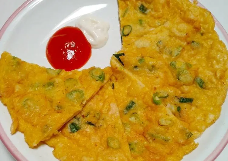 7 Kreasi Telur Dadar Tak Biasa buat Lauk Makan. Ada yang Geprek Hingga Telur Dadar Khas Padang 12