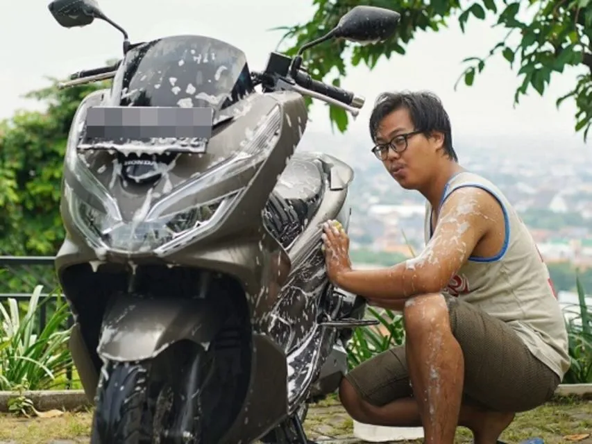 Tips Cuci Motor Sendiri yang Benar & Bikin Kinclong 13