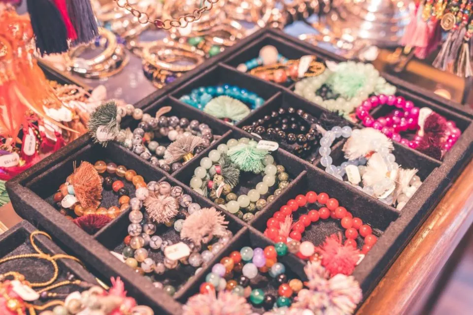 5 Ide Bisnis Berbau Fashion yang Bisa Dicoba Saat Pandemi. Modal Minim, Hasilnya Lumayan! 6