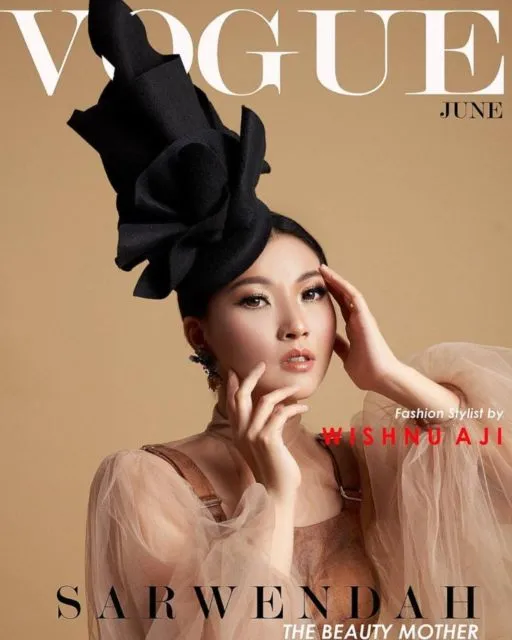 10 Potret Artis yang Nggak Mau Ketinggalan Ikut #VogueChallenge. Cocok Jadi Model Sampul Beneran! 12