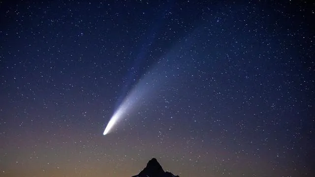 Fenomena Langit Komet Neowise Melintasi Bumi Pekan Ini. Cuma Bisa Dilihat Sekali Seumur Hidup Lho! 3